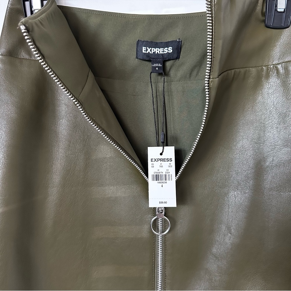 Express Vegan Leather O-ring Zip Front Mini Skirt Olive Green Sz 4 Fits 2 NWT - Picture 9 of 10